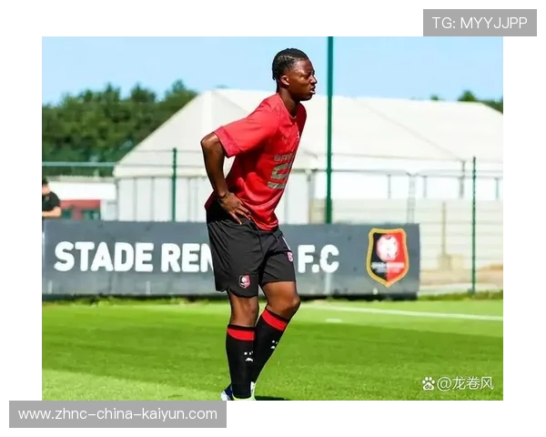 切尔西替补后卫迅速调整防线化解险情——场上冷静的临场指挥与团队呵护